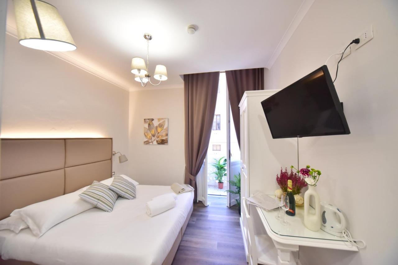 Sacconi Palace Suite Roma Bagian luar foto
