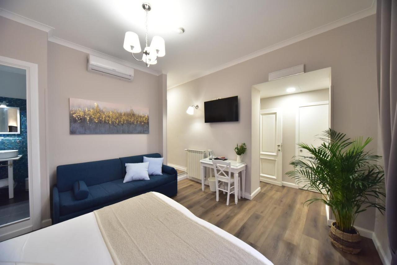 Sacconi Palace Suite Roma Bagian luar foto