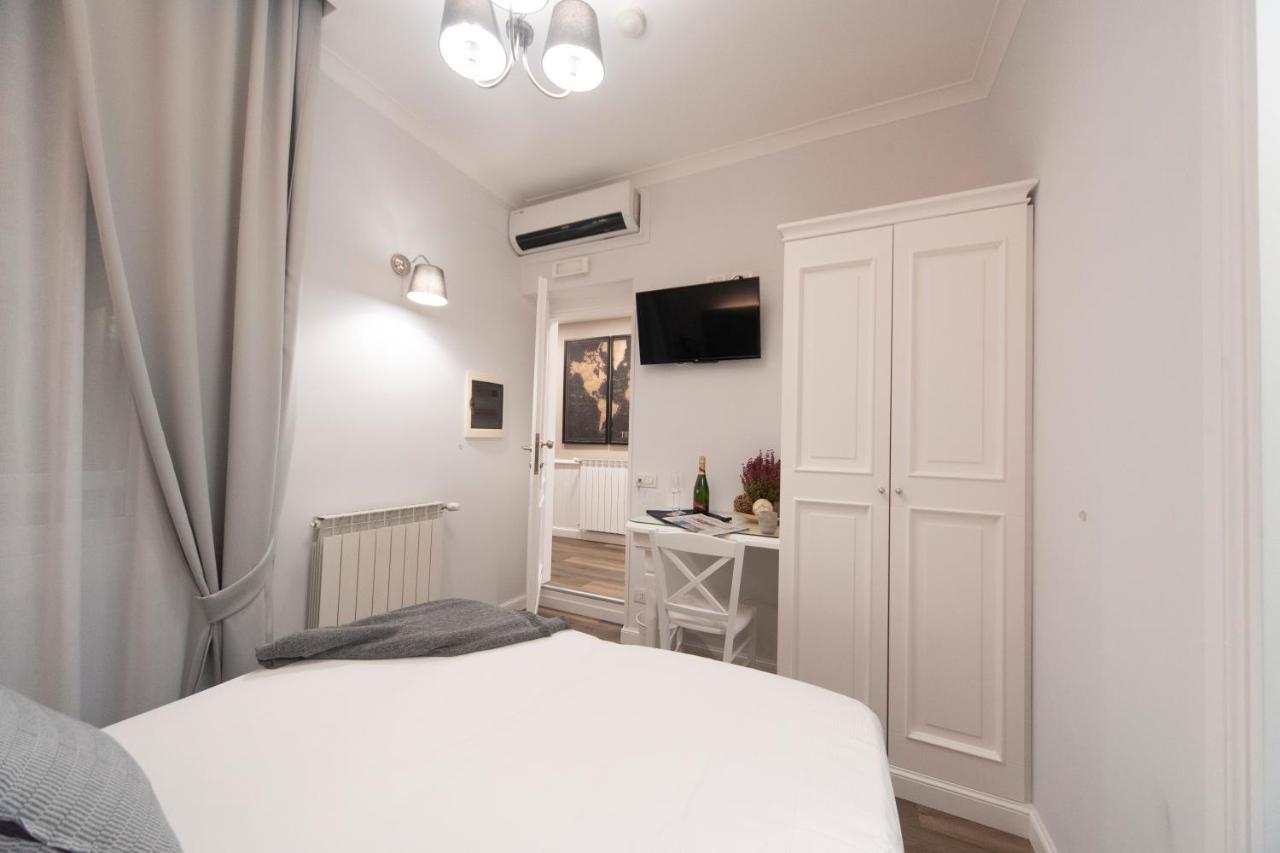 Sacconi Palace Suite Roma Bagian luar foto
